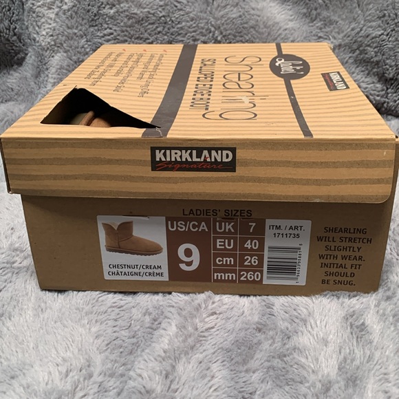 NWB genuine shearling scalloped edge boots - Picture 12 of 13